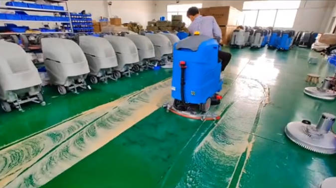 毕节2023年还在用人工的物业保洁不妨试试洗地机吧